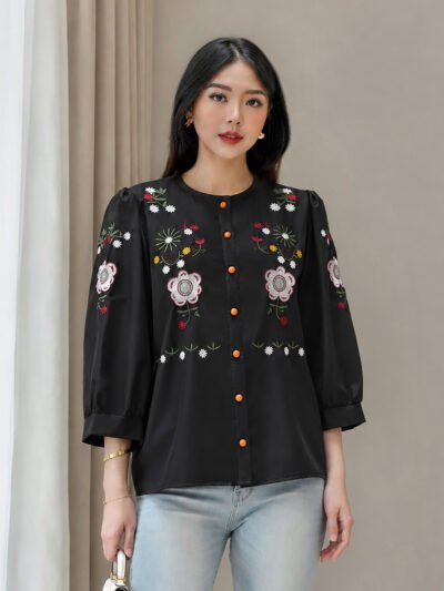 Stella Embroidery Top - Black Tangan Pendek
