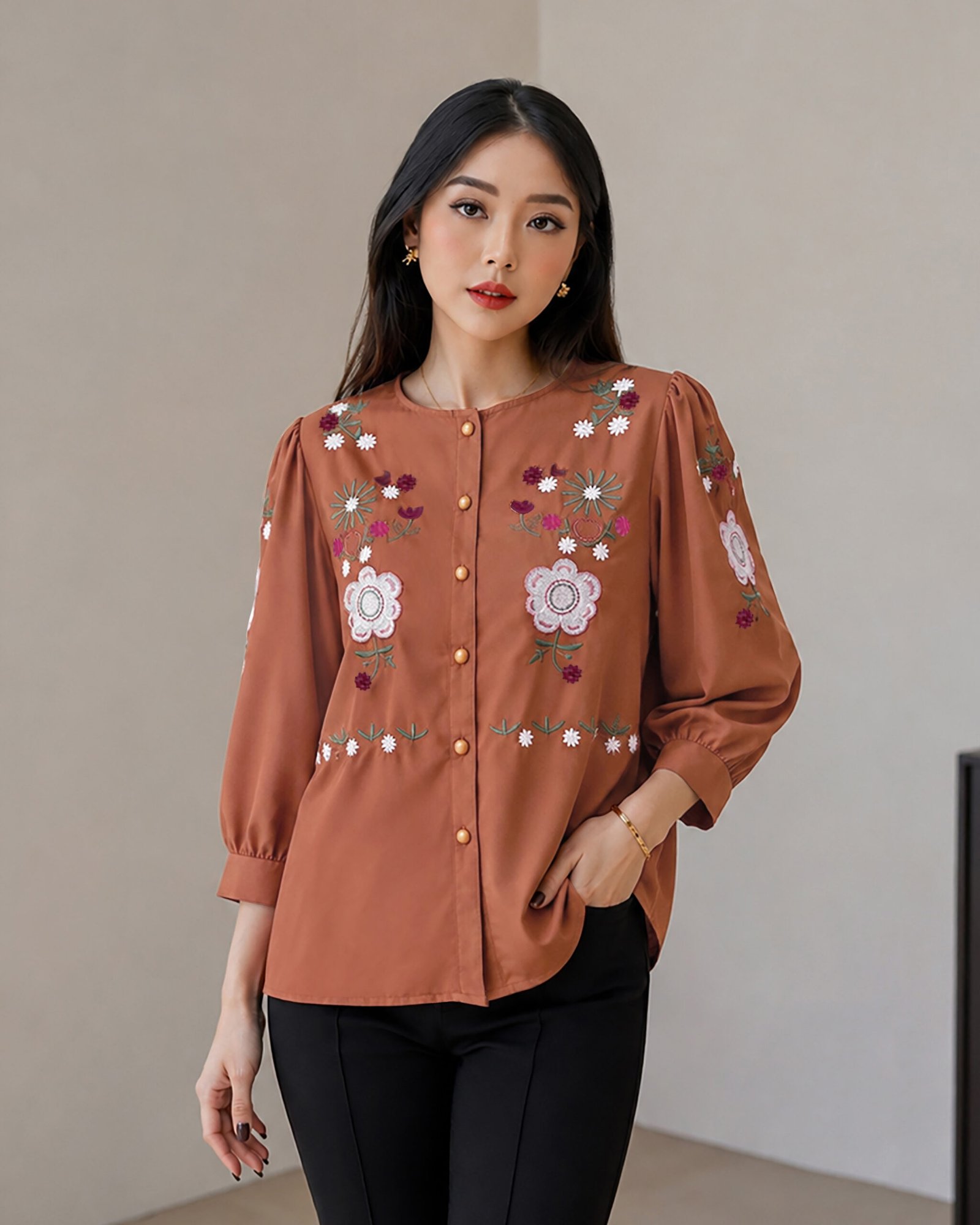 Stella Embroidery Top - Gambar 17