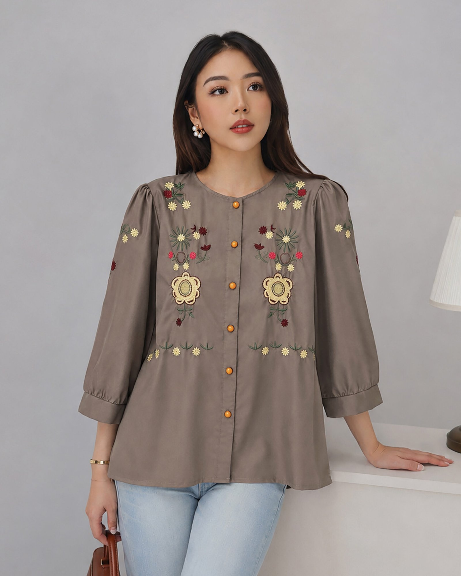 Stella Embroidery Top - Gambar 20