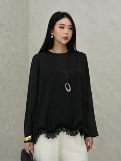 Quinn Beautiful Lace with The Best Thick n Premium Silk Fabric - Black