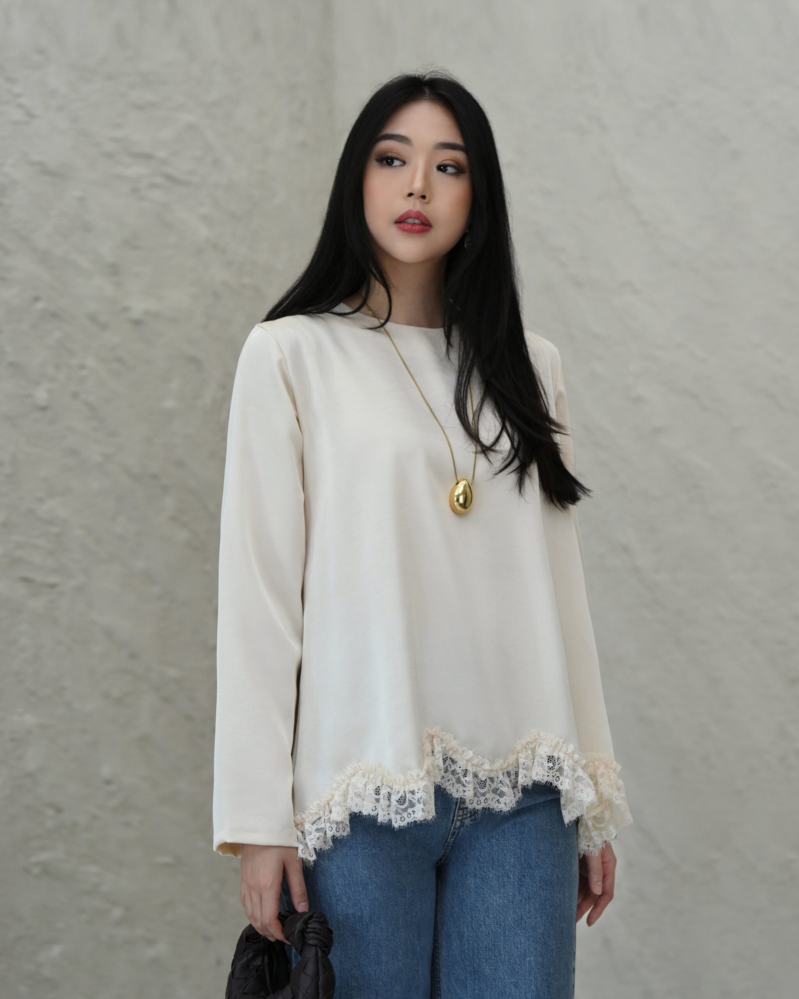 Quinn Beautiful Lace with The Best Thick n Premium Silk Fabric - Gambar 2